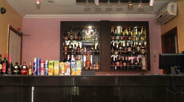 VicMike Villa Hotel & Suites