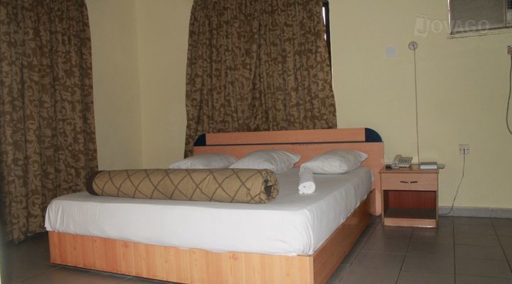 Chenice Garden Hotel