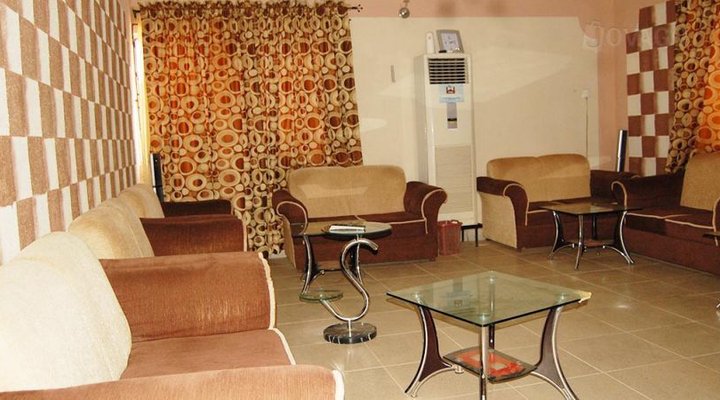 Palmroof Hotel And Halls