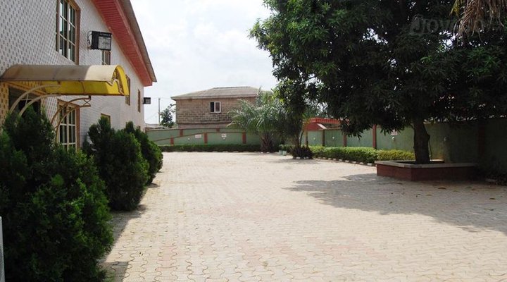 Palmroof Hotel And Halls