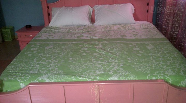 De Almonds Home Hotel