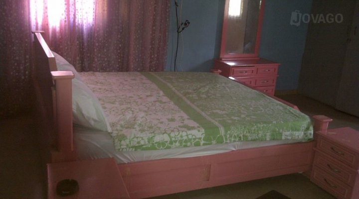 De Almonds Home Hotel