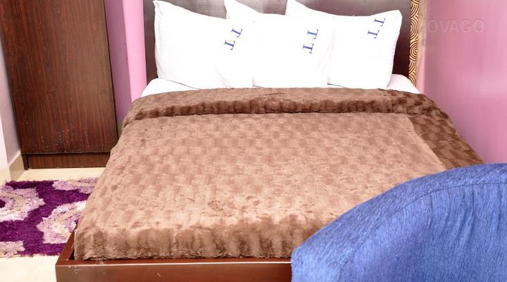 Twin Tower Hotel & Suites