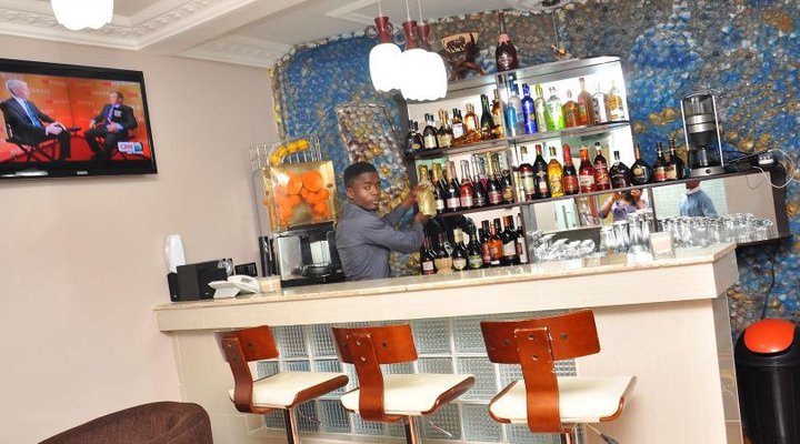 Twin Tower Hotel & Suites