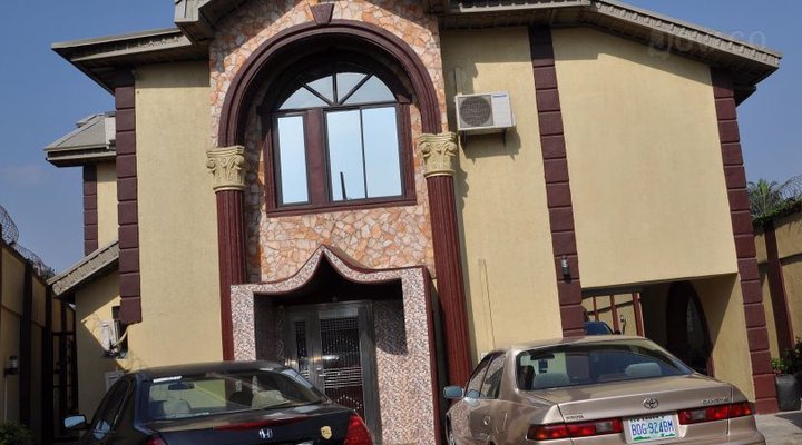 Twin Tower Hotel & Suites