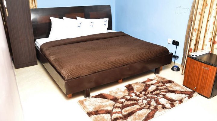 Twin Tower Hotel & Suites