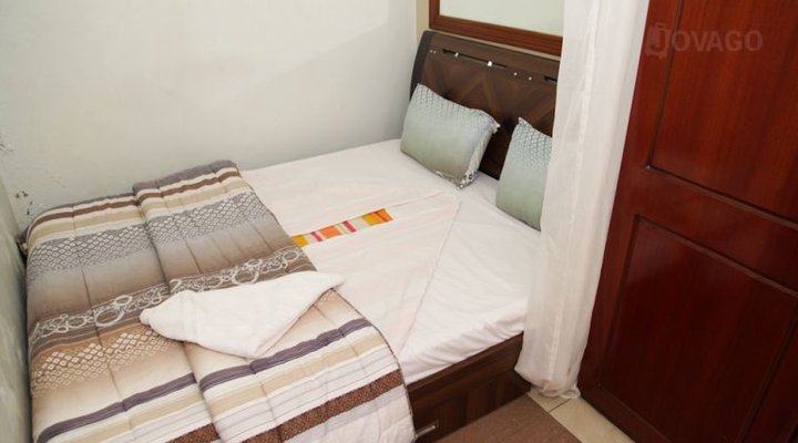 Lazinos Guest House
