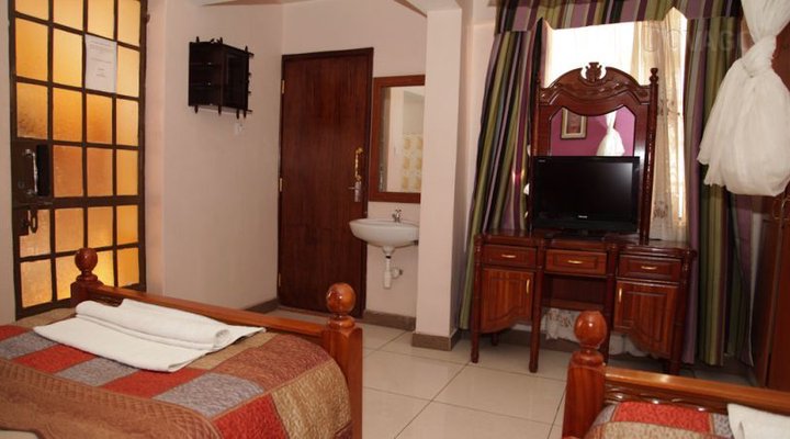 Lazinos Guest House