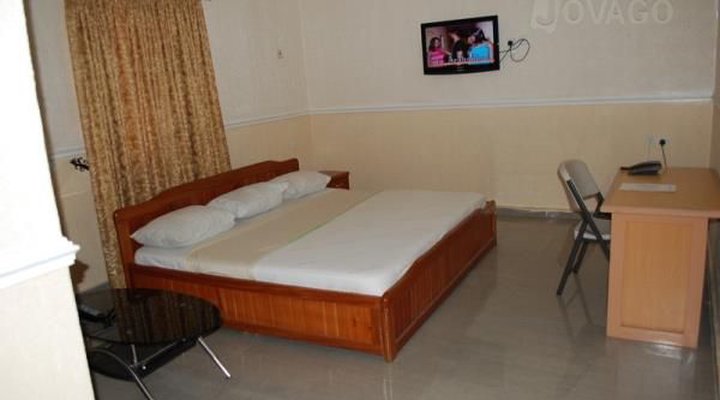 Uranus Hotel and Suites