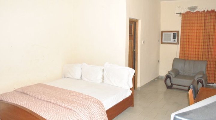 De Wealth Hotel Limited