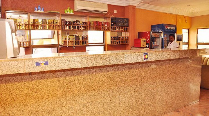 Alfoscar International Hotel & Suites