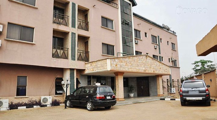 Alfoscar International Hotel & Suites