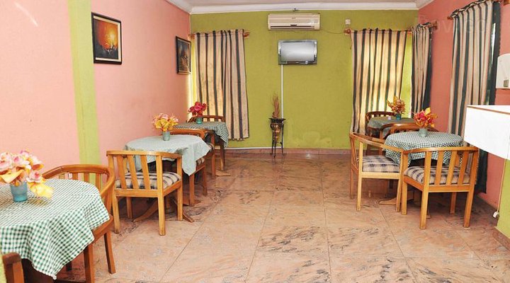 Alfoscar International Hotel & Suites