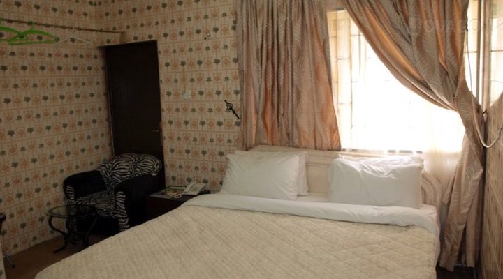 Figlos Hotel And Suites