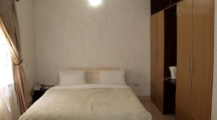 Figlos Hotel And Suites