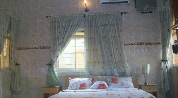 Franphinas Suites And Hotel