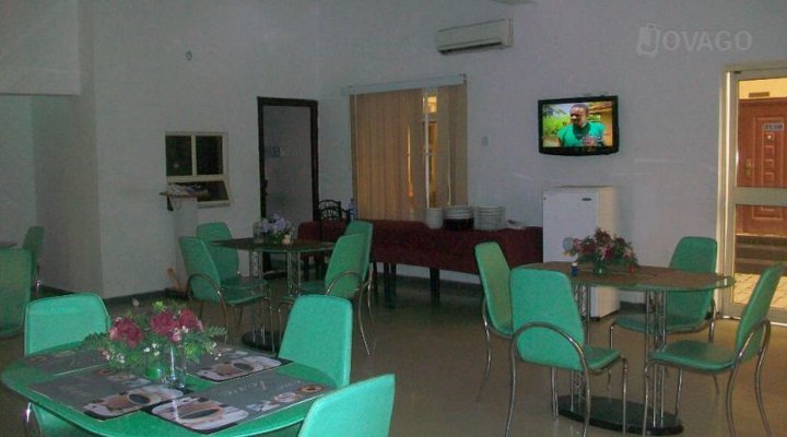 Franphinas Suites And Hotel