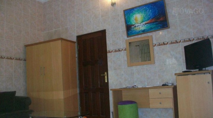 Franphinas Suites And Hotel