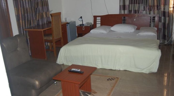 Eddy Mag Hotel And Suites