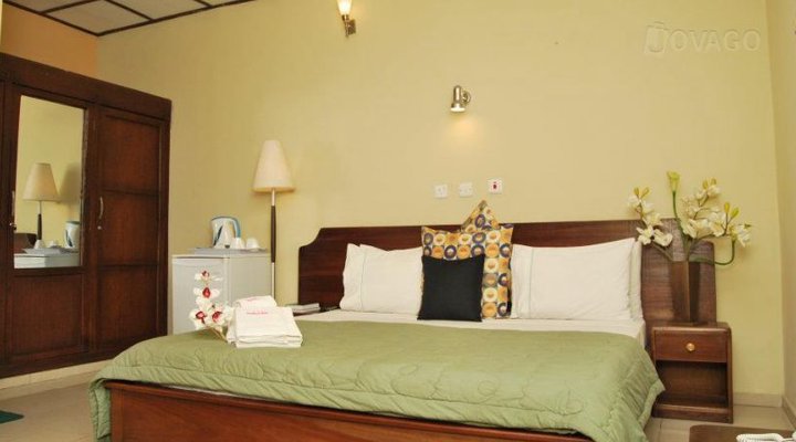 Dolly Hills Hotel Limited