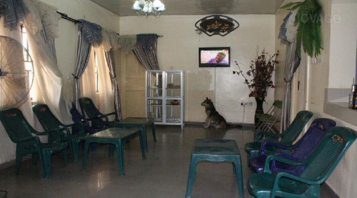 Mammoth Hotels Limited