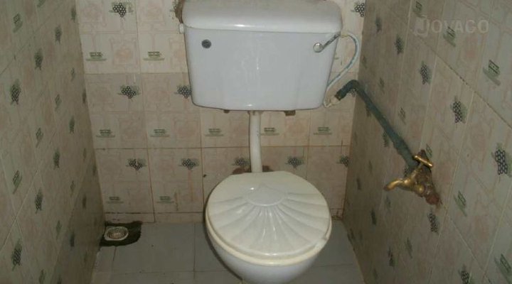 Revolution Suites, Agodi