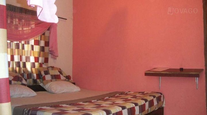 Revolution Suites, Agodi