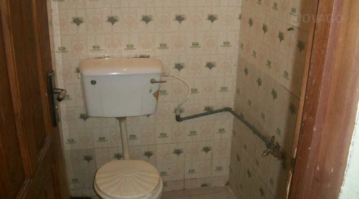 Revolution Suites, Agodi