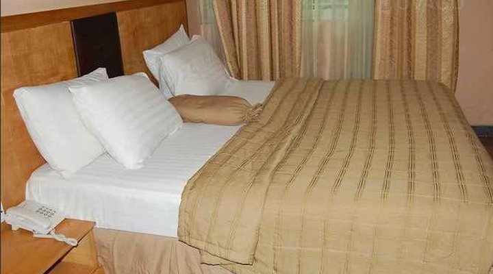 Summit Villas Suites & Apartment