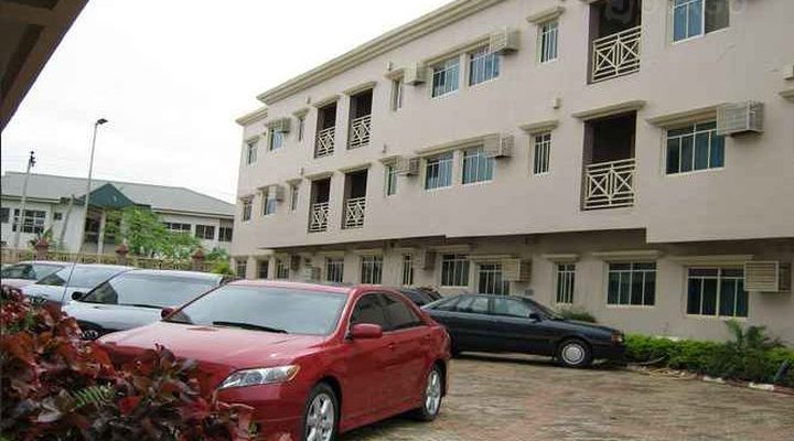 Summit Villas Suites & Apartment