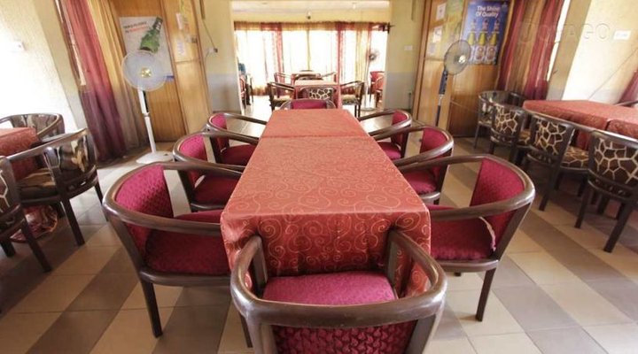 Ojei Golden Gate and Suites