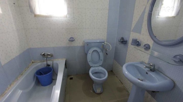 Ojei Golden Gate and Suites