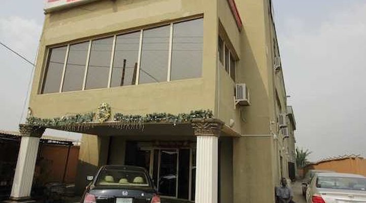 Ojei Golden Gate and Suites