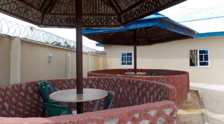 Afrique Continental Hotel, Afam