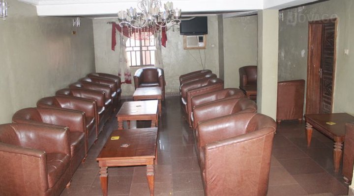Cypo Suites