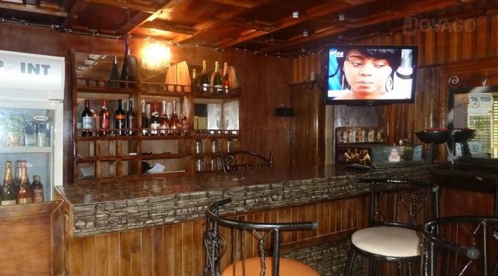 Gold Rock & Lounge