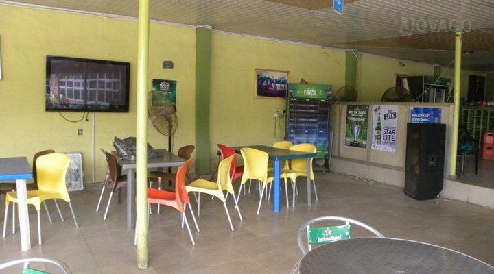 Sidos Club And Bar