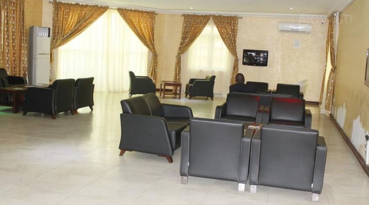 Hotel Seventeen Limited