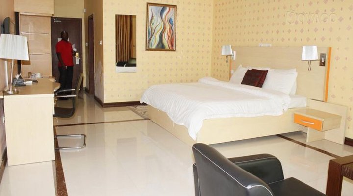 Hotel Seventeen Limited