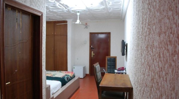 Lawfab Hotel & Suites