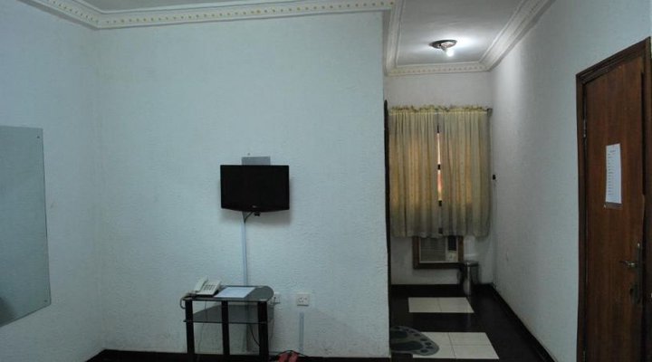 Lawfab Hotel & Suites