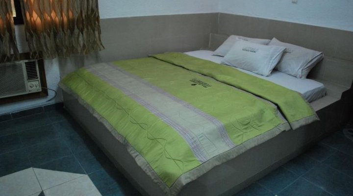 Lawfab Hotel & Suites