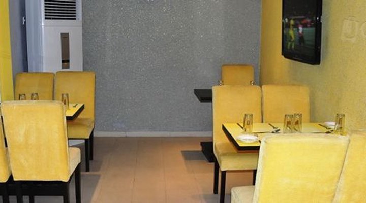 Yhello Lounge