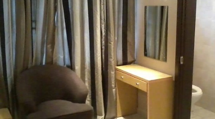 Yhello Lounge