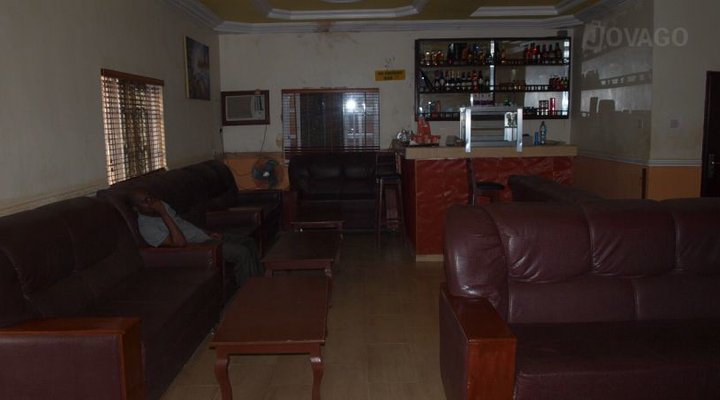 New Town Hotel And Suites