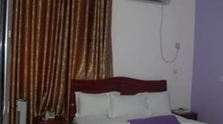 Hotel Geneza