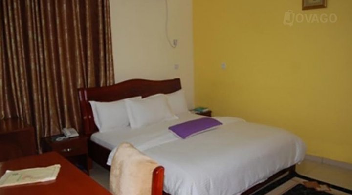 Hotel Geneza