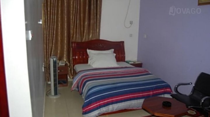 Hotel Geneza