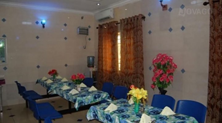 Hotel Geneza