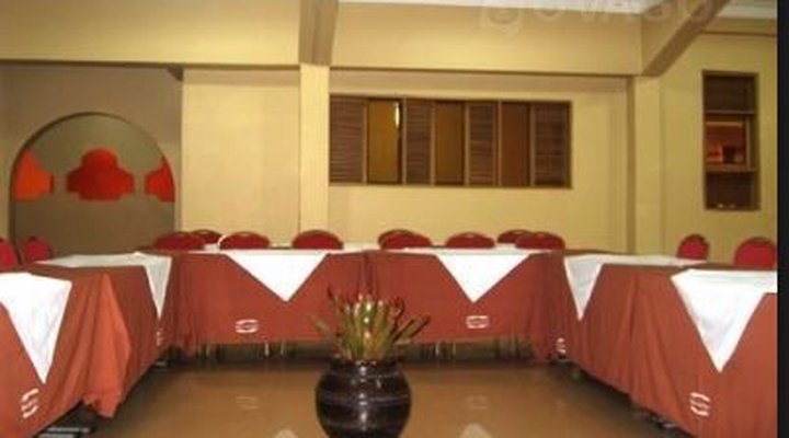Rwizi Arch Hotel - Kansanga